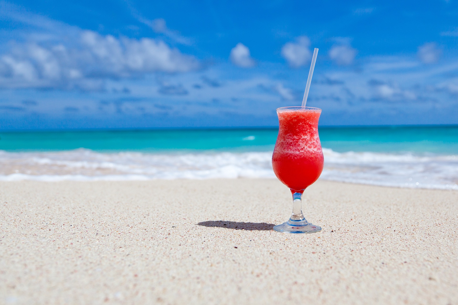 
			koktejl na plaži, WIZ BLOG, Kaj lahko pokvari dopust, izlet, najljubši koncert, doma in v tujini?
		