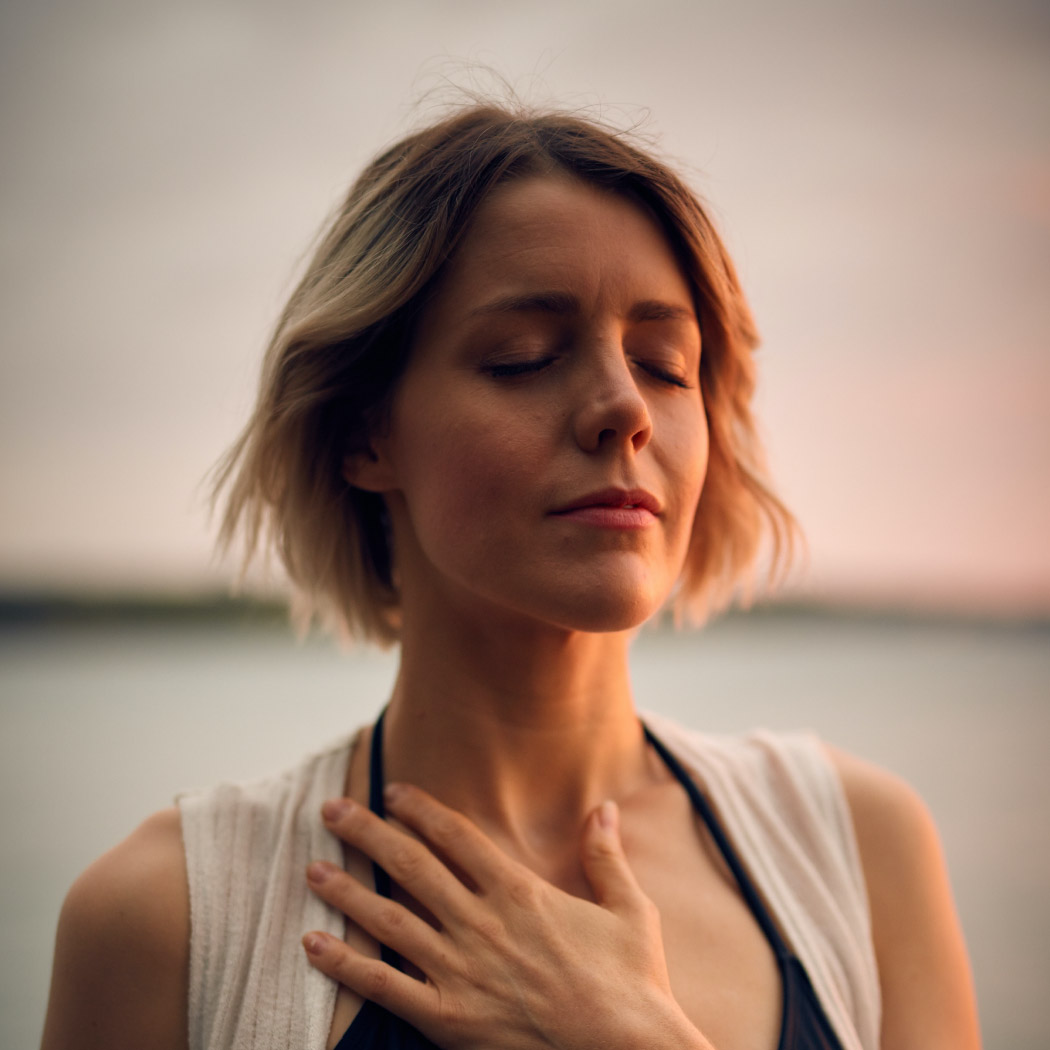 
			zadovoljna ženska biohacking
		