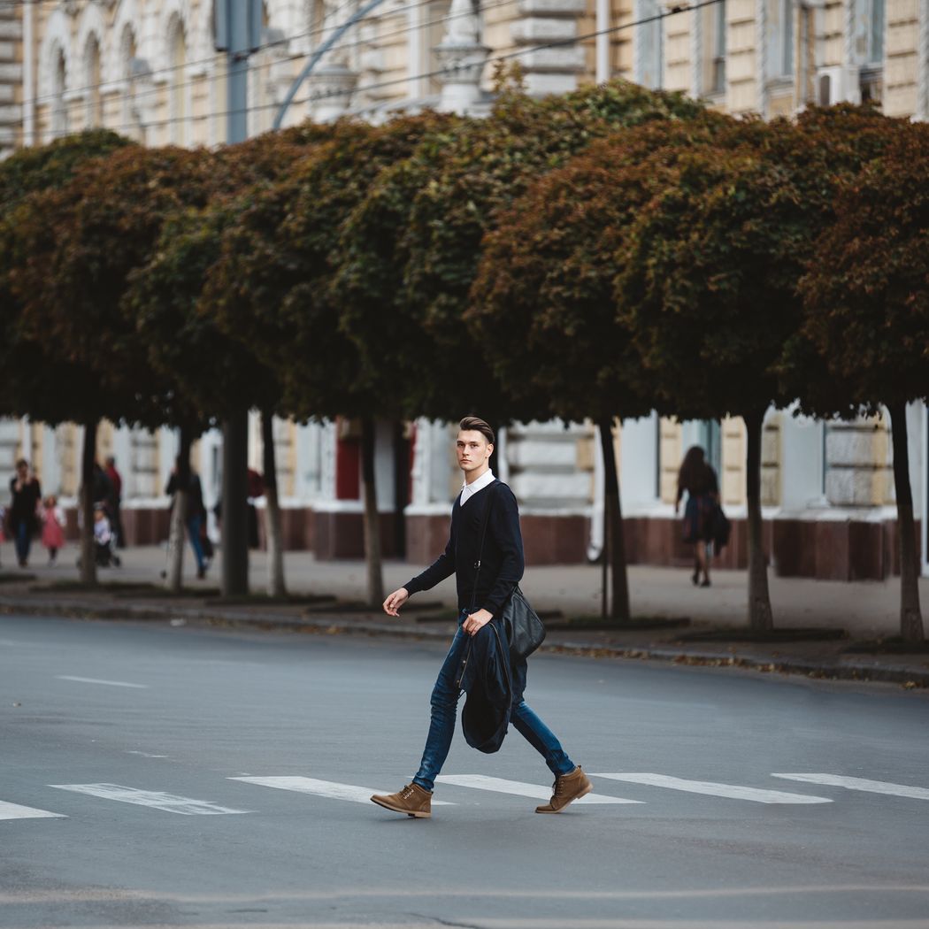 pešec, fant, urban, wiz blog, pravila v prometu