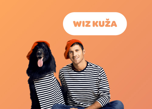 črn kuža in fant s čepico