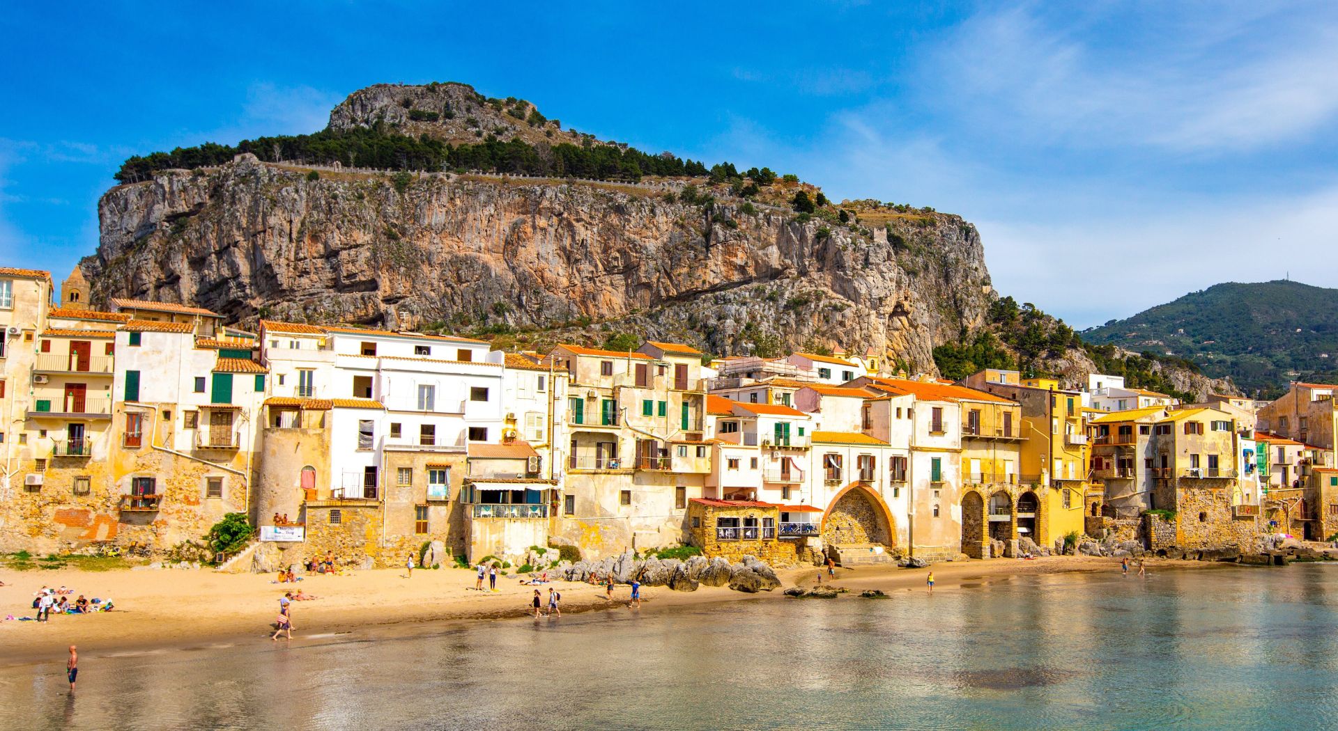 najboljše zavarovanje za tujino, kolumna WIZ Tujina